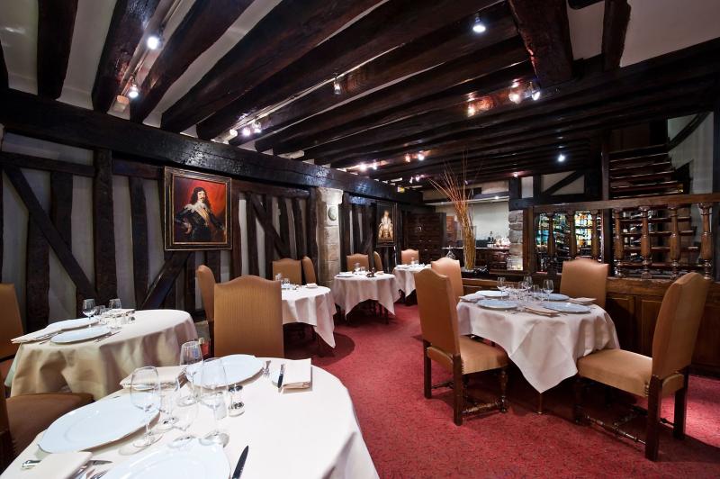 Relais Louis XIII | French Restaurant | 6th Arrondissement, Paris