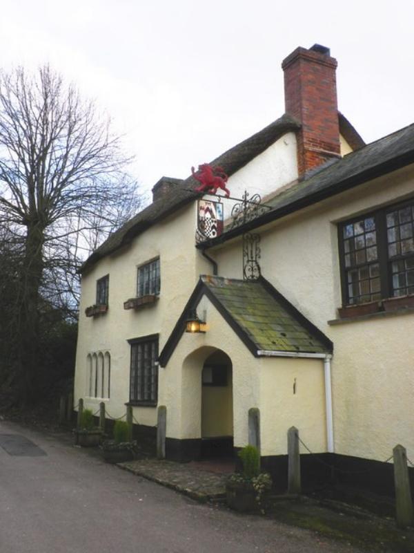 The Drew Arms, Broadhembury.  ---- © Copyright Roger Cornfoot and licensed for reuse under this Creative Commons Licence: http://creativecommons.org/licenses/by-sa/2.0/ and http://www.geograph.org.uk/profile/8800

